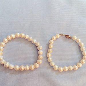 2 real pearl bracelets one of them has a GF filagree clasp